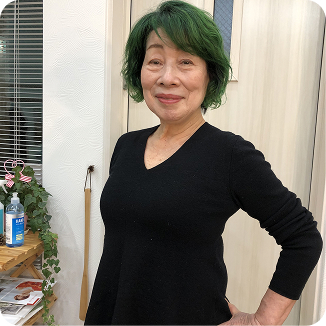 女性